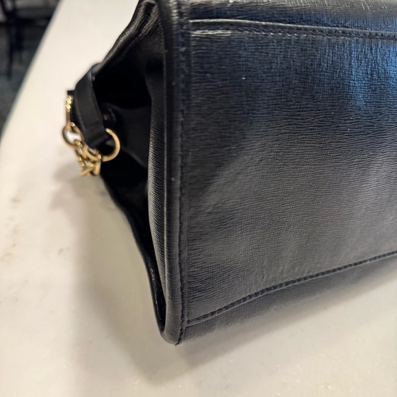 Tommy Hilfiger Black LEATHER Shoulder Bag W/ Gold Hardware Excellent Condition - Picture 13 of 13